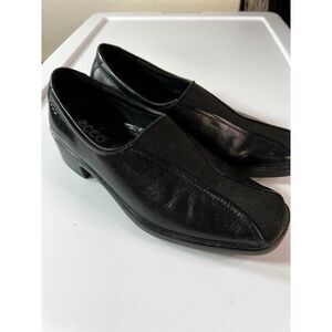 Ecco Women's Casual Slip On Clog Mule.  Black.  Size 7.5 / 37